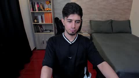 Aaron online show from December 10, 9:00 pm