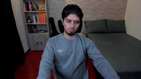 Aaron online show from February 5, 8:57 pm