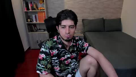 Aaron online show from February 15, 10:00 pm