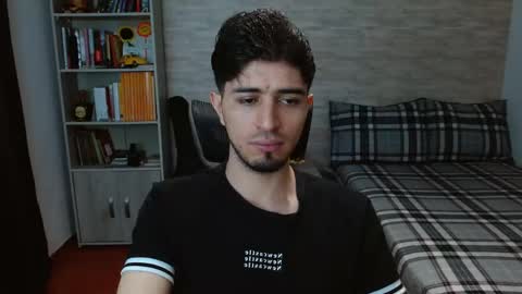 Aaron online show from October 14, 7:43 pm