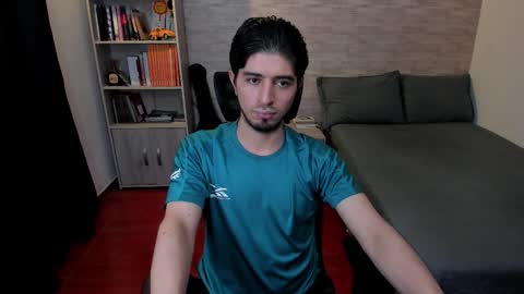 Aaron online show from February 21, 6:37 pm