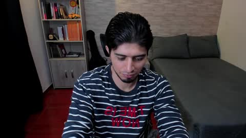 Aaron online show from February 7, 7:17 pm