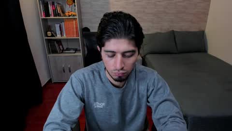 Aaron online show from February 11, 8:52 pm