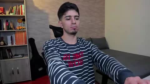 Aaron online show from February 28, 8:28 pm