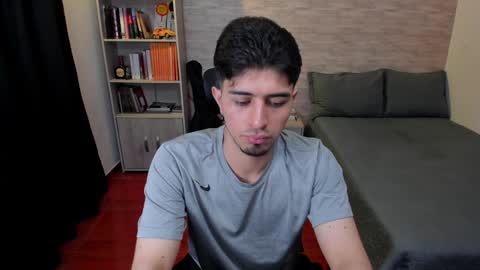 Aaron online show from December 7, 6:59 pm