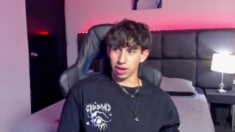 Aron online show from October 6, 7:29 pm