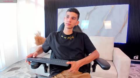 Aaron online show from March 9, 8:36 pm