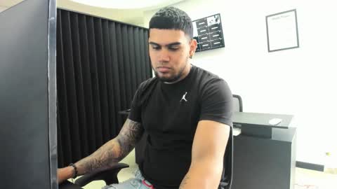 ig aaron hunter123 online show from March 25, 6:34 pm