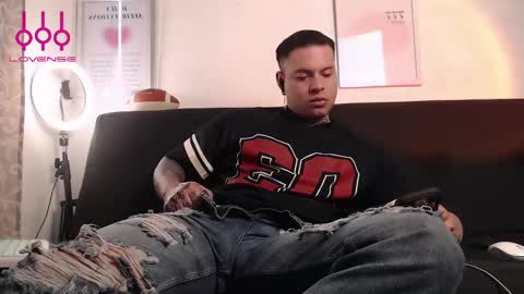 aaronsmith2_ online show from December 20, 10:11 pm