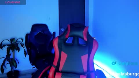 Independence model AbelAsburgo online show from December 13, 11:44 pm