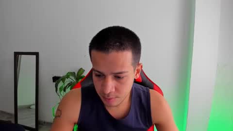 Independence model AbelAsburgo online show from February 8, 10:47 pm