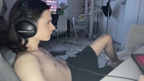 hi  cum in pvt noi extra tip online show from March 16, 2:10 pm