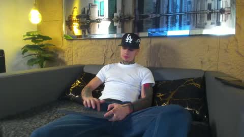 Acxel online show from April 2, 7:55 pm