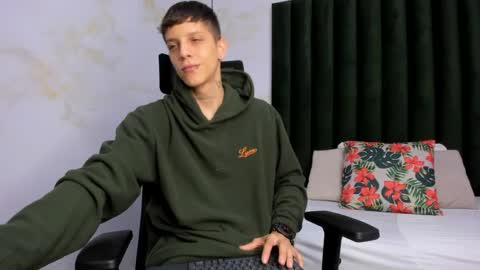 Snapshot of adam_hard_ chatting on March 4, 8:38 pm Adam online show from March 4, 8:38 pm