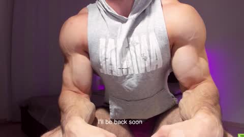Snapshot of adam_muscle_ chatting on October 22, 11:36 am Adam online show from October 22, 11:36 am