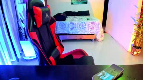 Adam Valencia online show from November 9, 4:05 am