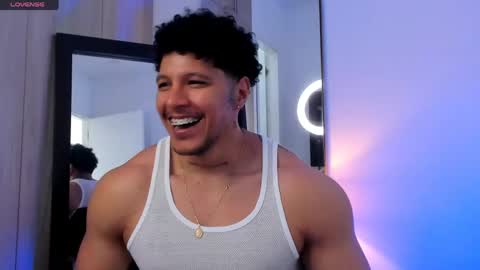 adambrocs1 online show from April 17, 5:48 pm