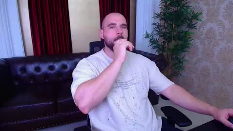 Snapshot of adamjameson chatting on October 9, 5:01 am AdamJameson online show from October 9, 5:01 am
