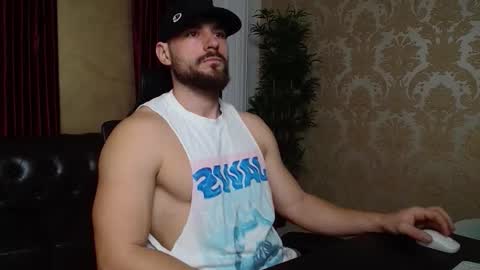 Snapshot of adamjameson chatting on January 24, 6:35 am AdamJameson online show from January 24, 6:35 am