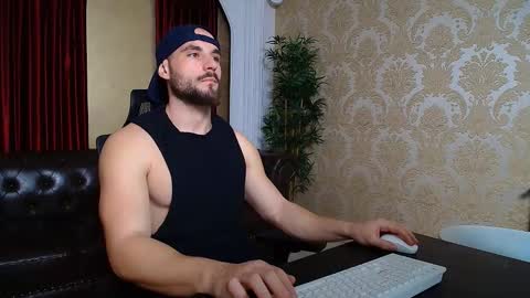 Snapshot of adamjameson chatting on February 6, 6:29 am AdamJameson online show from February 6, 6:29 am