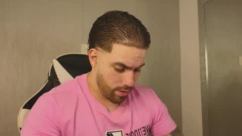 Ades online show from November 16, 1:13 pm