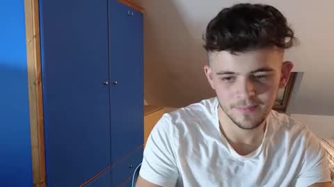 Snapshot of adr_twink chatting on October 10, 11:41 pm ADR Twink online show from October 10, 11:41 pm