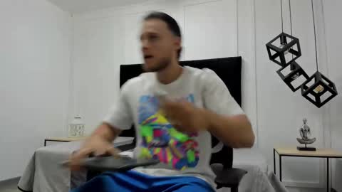 Adrein Roche online show from March 11, 11:15 pm