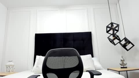 Adrein Roche online show from February 5, 11:17 pm