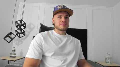 Adrein Roche online show from September 28, 11:14 pm