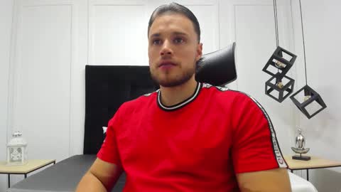 Adrein Roche online show from October 26, 12:45 am