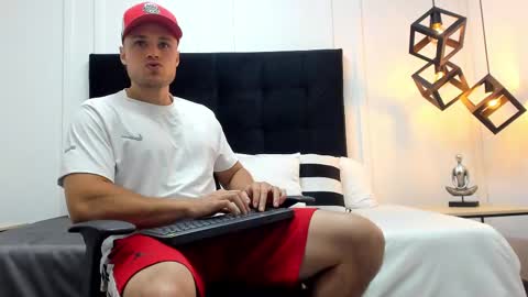 Adrein Roche online show from February 12, 11:30 pm