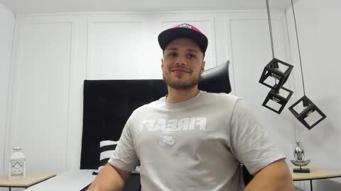 Adrein Roche online show from October 3, 1:21 am