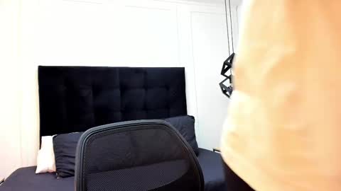 Adrein Roche online show from January 19, 11:10 pm