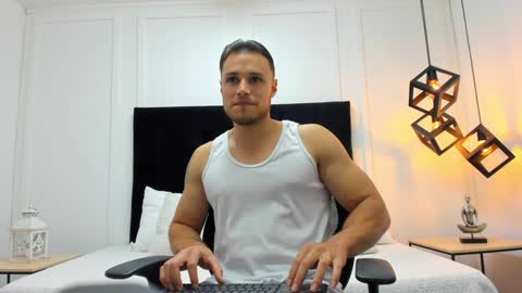 Adrein Roche online show from February 4, 11:49 pm