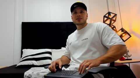 Adrein Roche online show from February 15, 11:16 pm