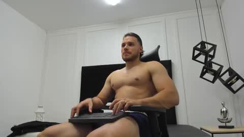 Adrein Roche online show from October 4, 1:32 am