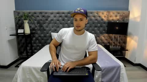 Adrein Roche online show from February 25, 12:47 am