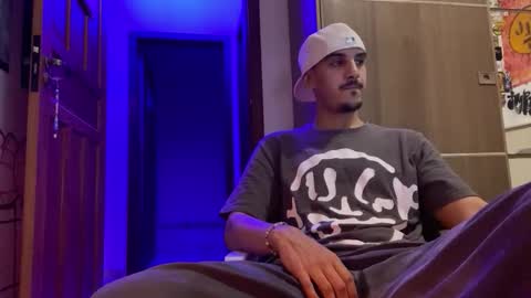 Luci online show from November 29, 12:01 am