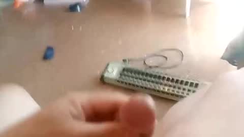 agustingaleano14 online show from October 28, 4:31 pm