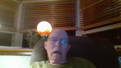 aguynrkfrd online show from October 6, 9:36 am