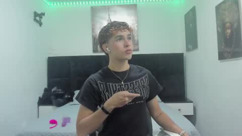 Aiden  online show from October 22, 1:04 pm