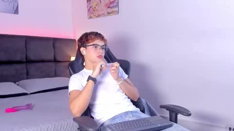 Aiden  online show from October 10, 1:16 pm