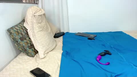 IAN online show from April 12, 9:49 pm