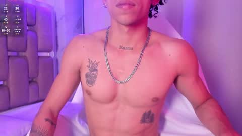 akazaboy online show from June 11, 8:29 pm