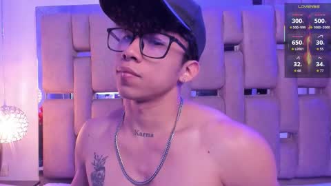 akazaboy online show from January 11, 5:11 am