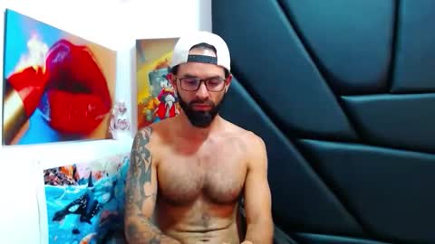 akiles online show from March 3, 12:07 am