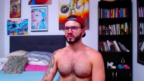 Snapshot of akiles_r chatting on January 27, 9:55 pm akiles online show from January 27, 9:55 pm