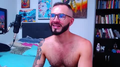 Snapshot of akiles_r chatting on February 21, 9:43 pm akiles online show from February 21, 9:43 pm
