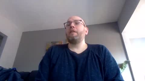 akpchi1984 online show from April 8, 7:55 pm