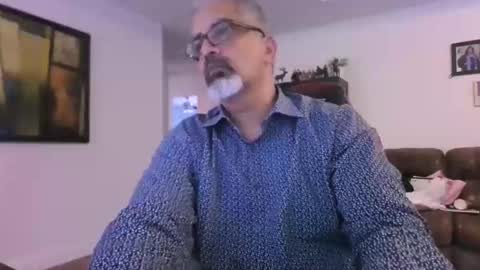 aladdin31673 online show from April 19, 7:27 pm